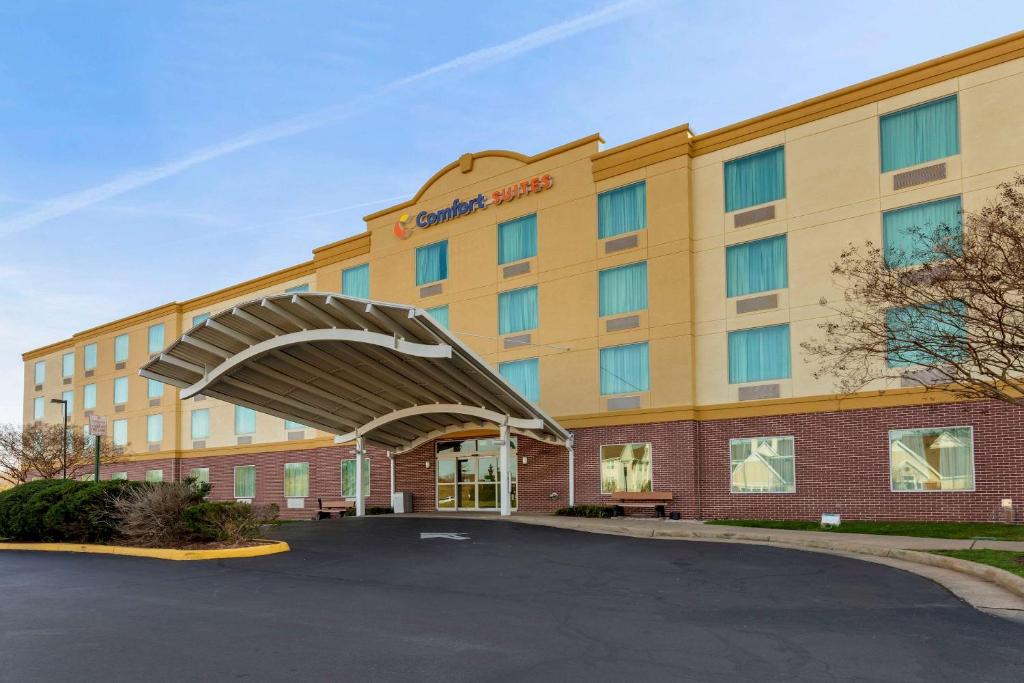 Comfort Suites Manassas Battlefield Park image