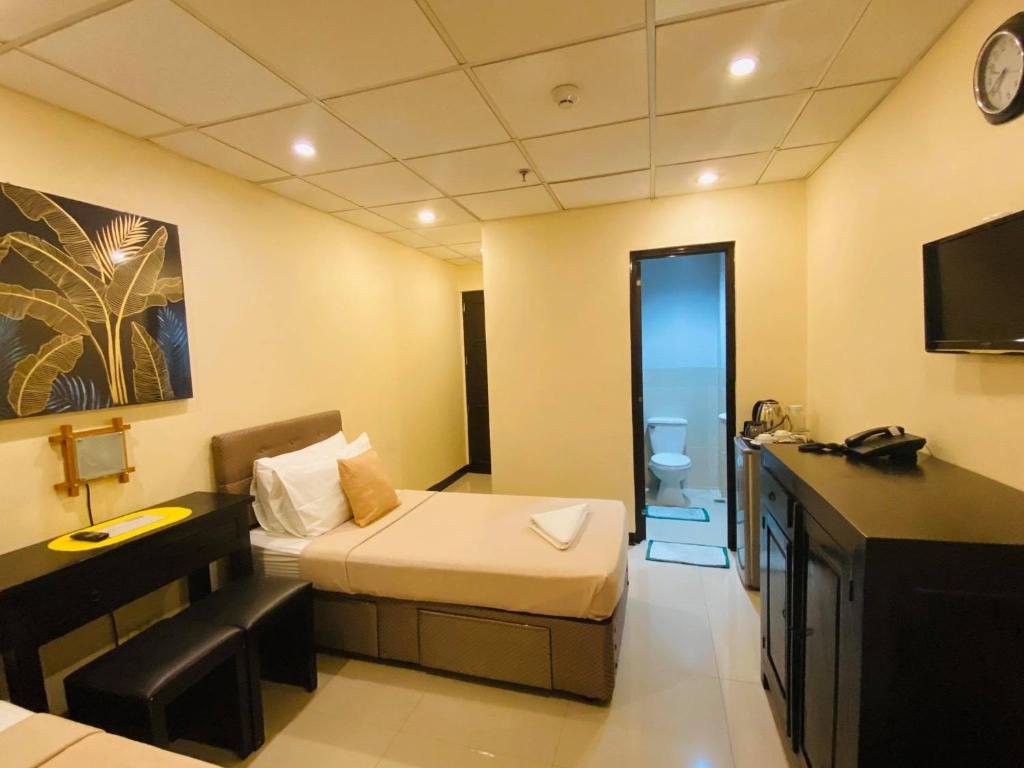 Семейный (Стандартный семейный номер), Amax Inn Makati