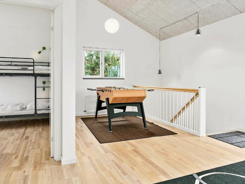 8 person holiday home in R m photo 2