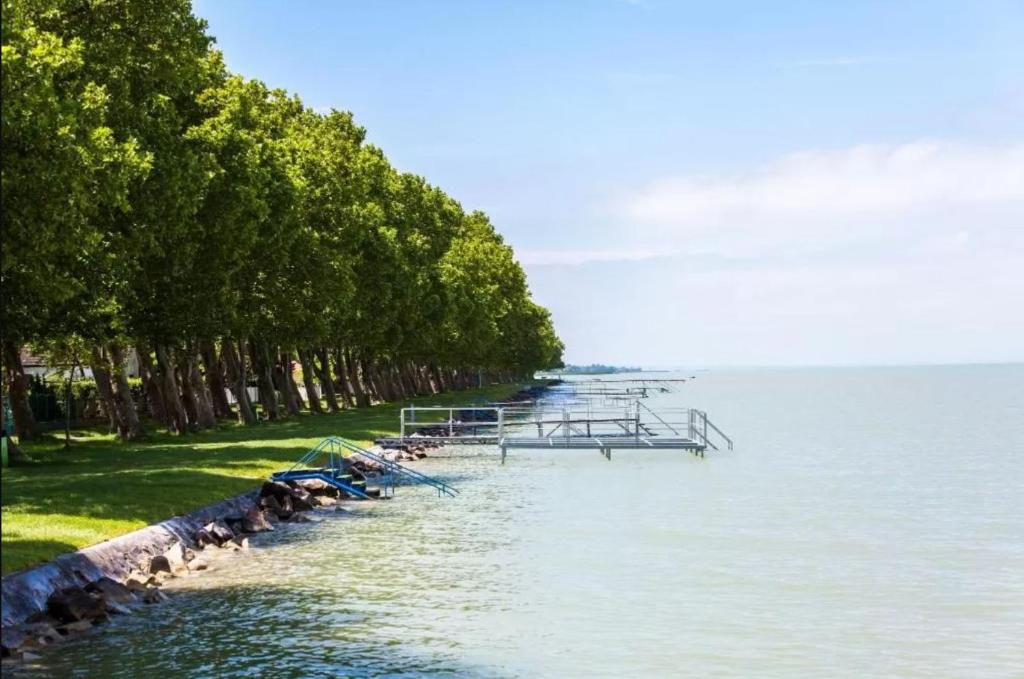 Lido Riviera Sunshine Apartman Balatonlelle photo 3