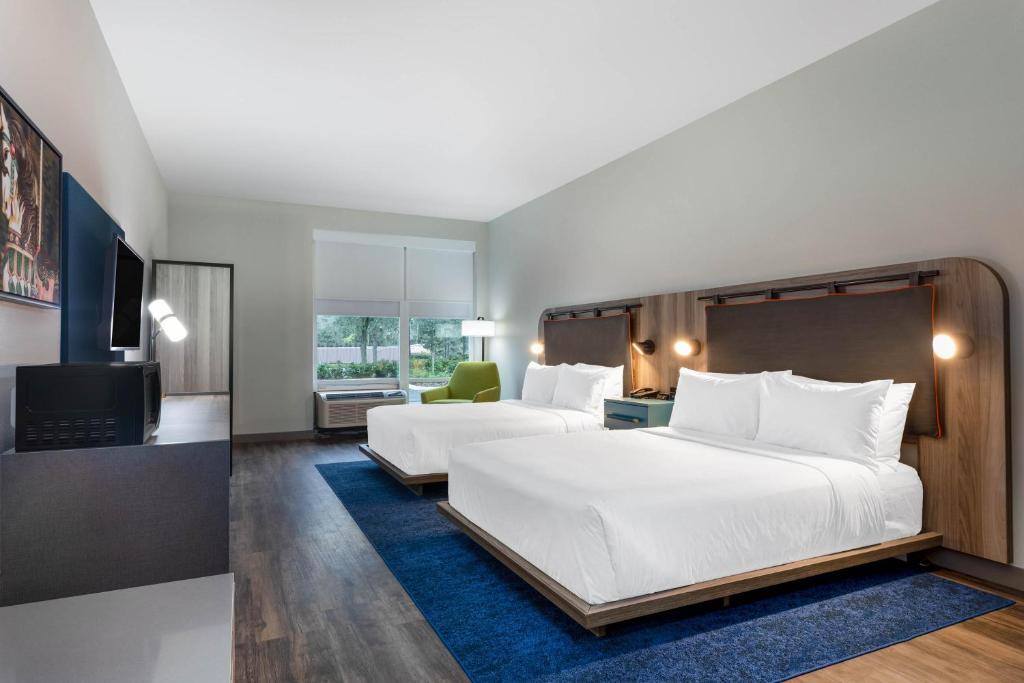 Двухместный (Queen Room with Two Queen Beds - Hearing Impaired Access/Non-Smoking), TRYP by Wyndham Orlando