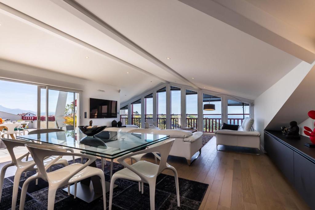 KEYWEEK IRRIKA Duplex Apartment facing the ocean with terrace in Bidart photo 1