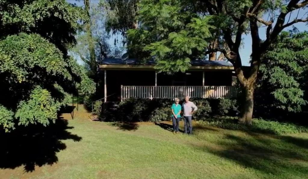 Peaceful cabin in a rural setting 2km from CBD photo 1
