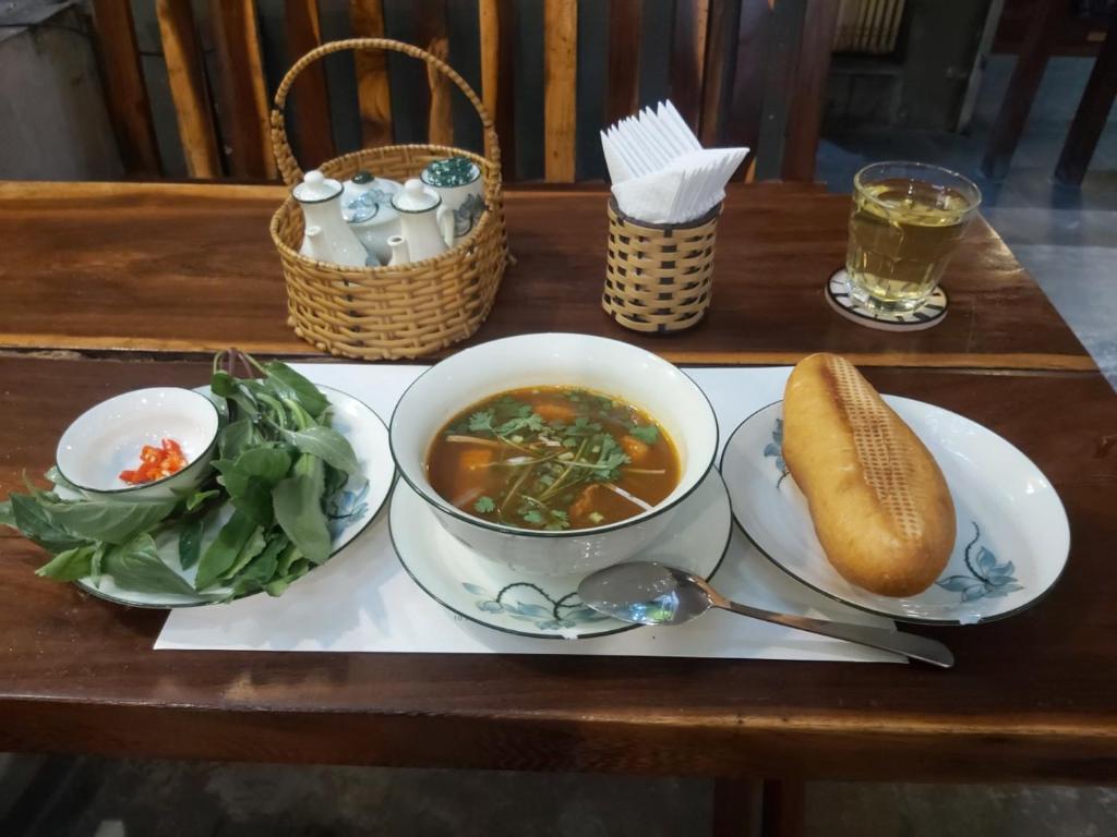 Двухместный (Двухместный номер с 1 кроватью и балконом, вид на море), Quan Son 2 Hotel