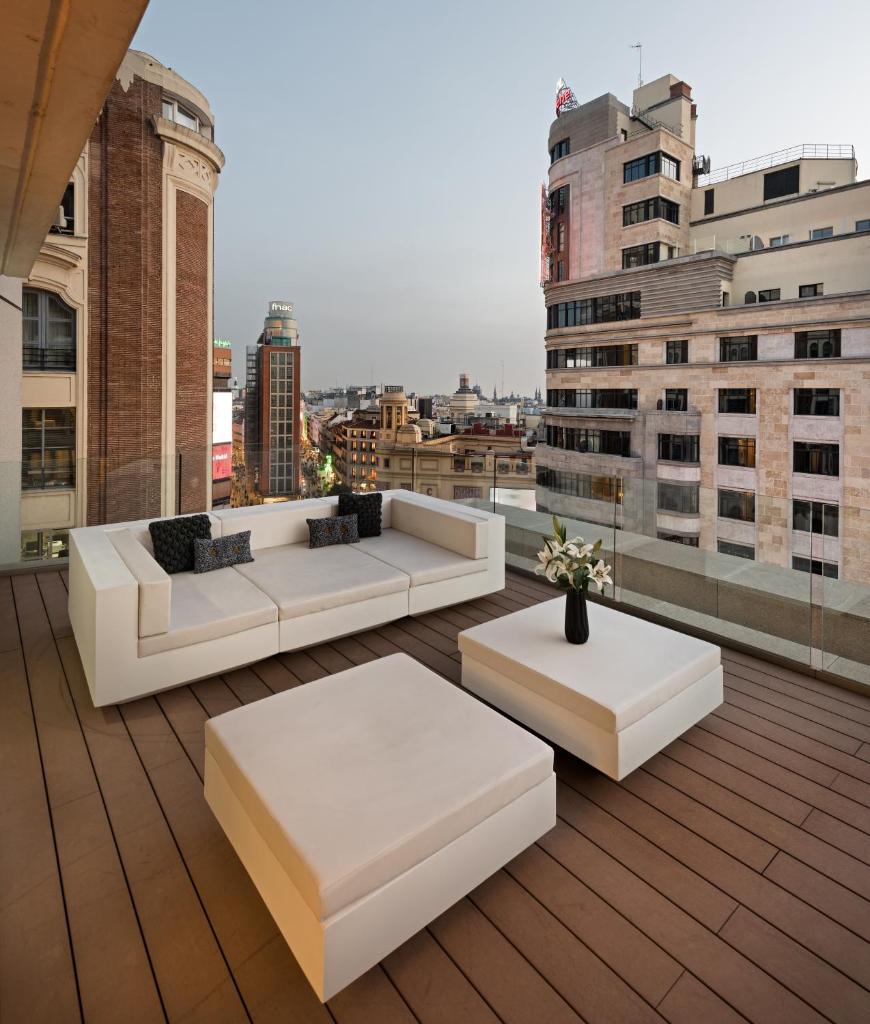 Апартаменты (Skyline 4 Bedroom Duplex Apartment with terrace), Gran View Apartments