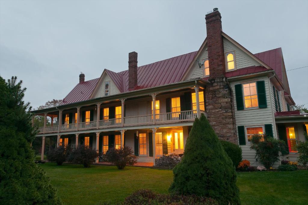 Hummingbird Inn image
