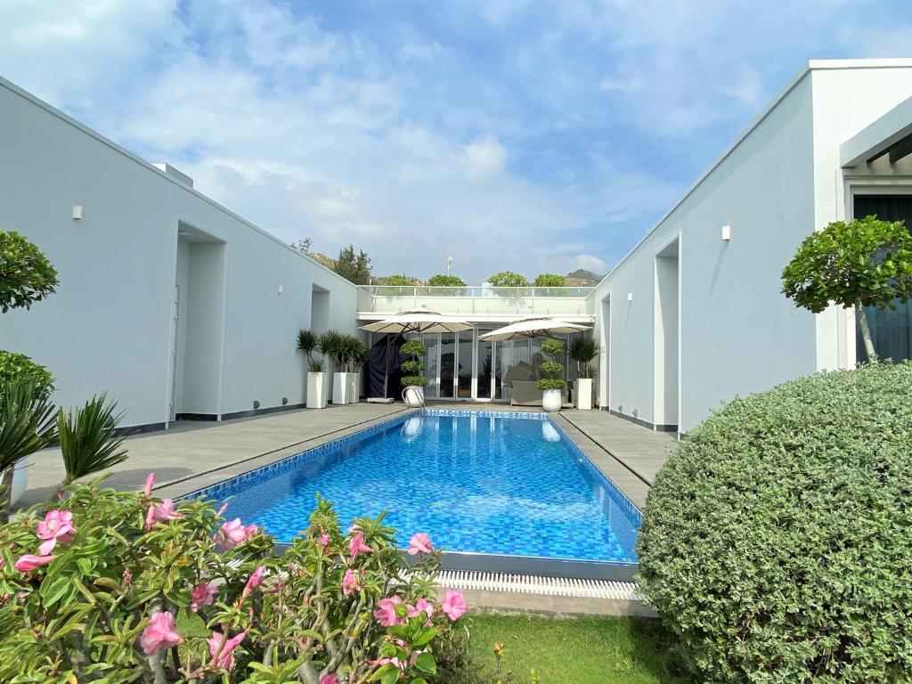 Сьюит (Люкс с видом на бассейн), The Hidden Long Beach Villas