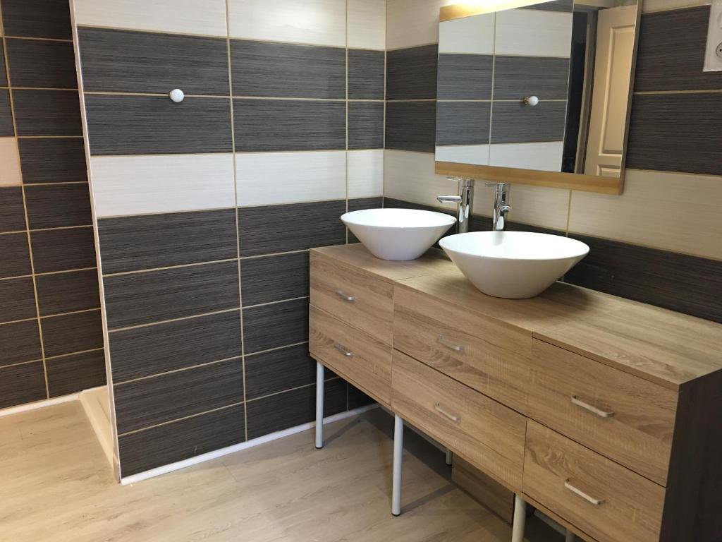 Jardin d'arcy - chambres d'hôtes avec piscine et SPA (Jardin d'arcy - chambres d'hotes avec piscine et SPA) - Thumbnail image