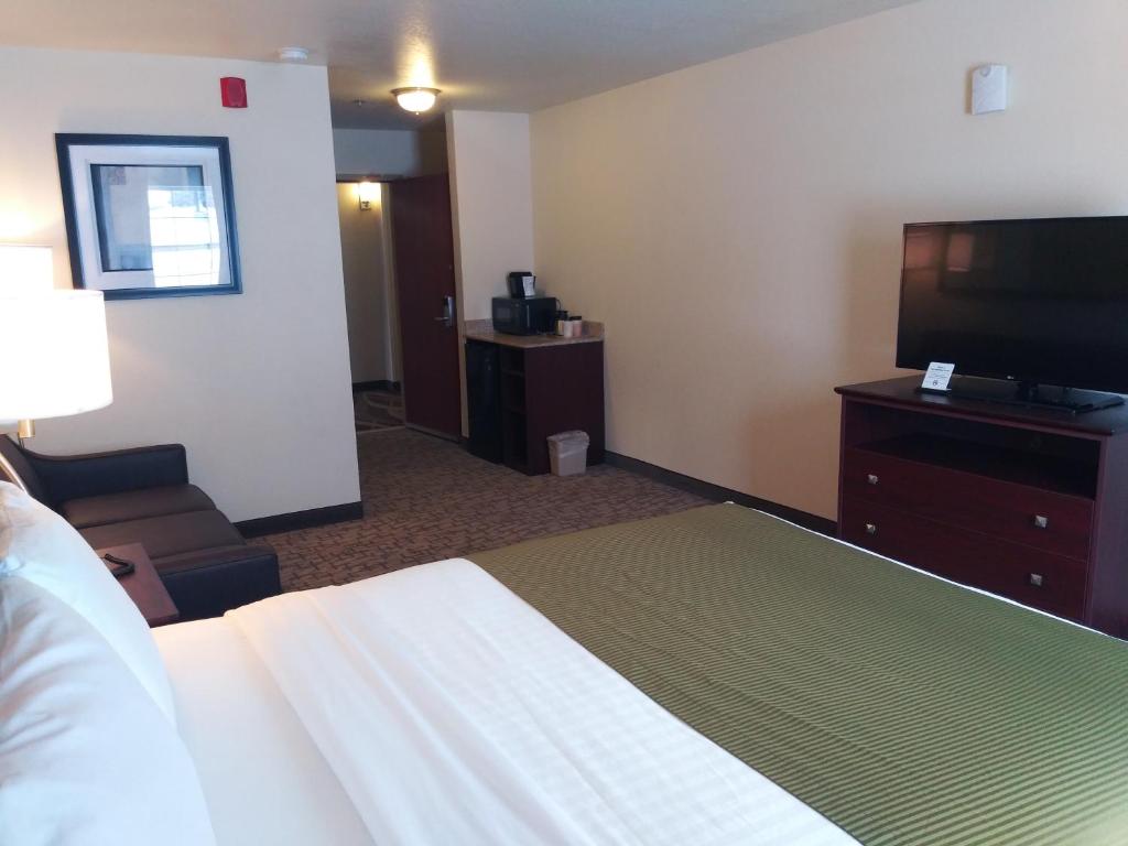 Cobblestone Inn & Suites - Barron photo 3