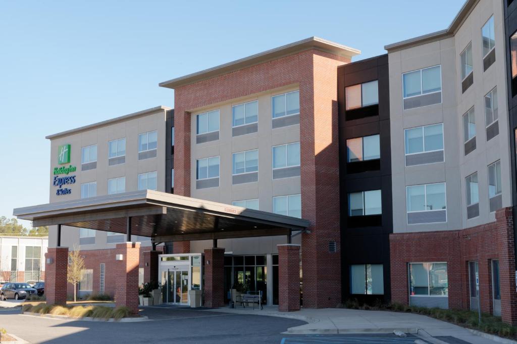 Holiday Inn Express & Suites - Summerville, an IHG Hotel photo 1