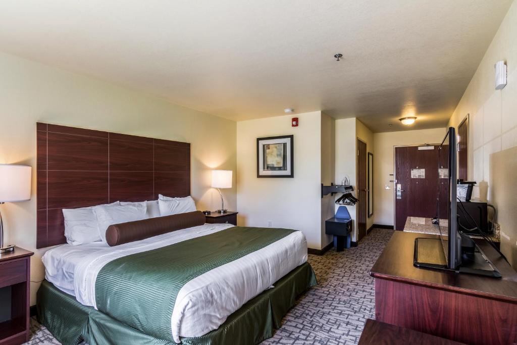 Cobblestone Inn & Suites - Barron photo 1