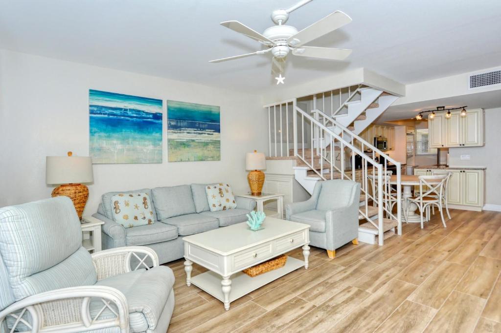 LaPlaya 102B-Directly on the beach with the warm Gulf waters waiting! photo 3