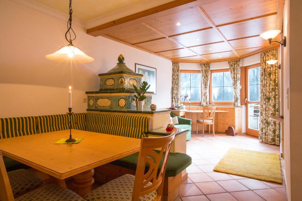 Fliana Arlberg Studios & Apartments photo 1