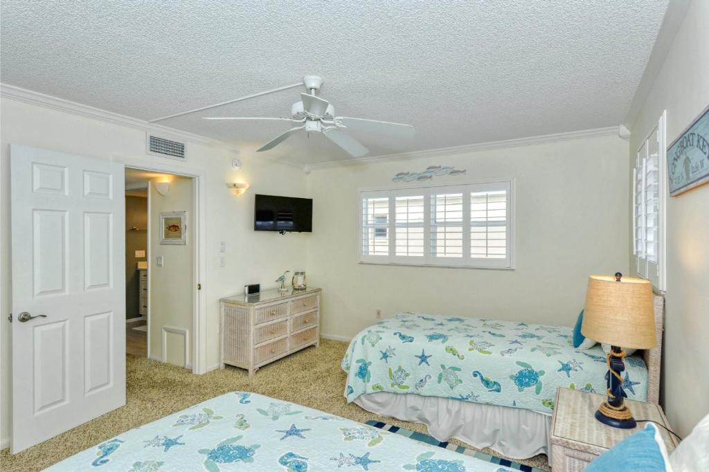 LaPlaya 204D Beach-lovers paradise 200 feet of private beach along the turquoise Gulf of Mexico photo 2