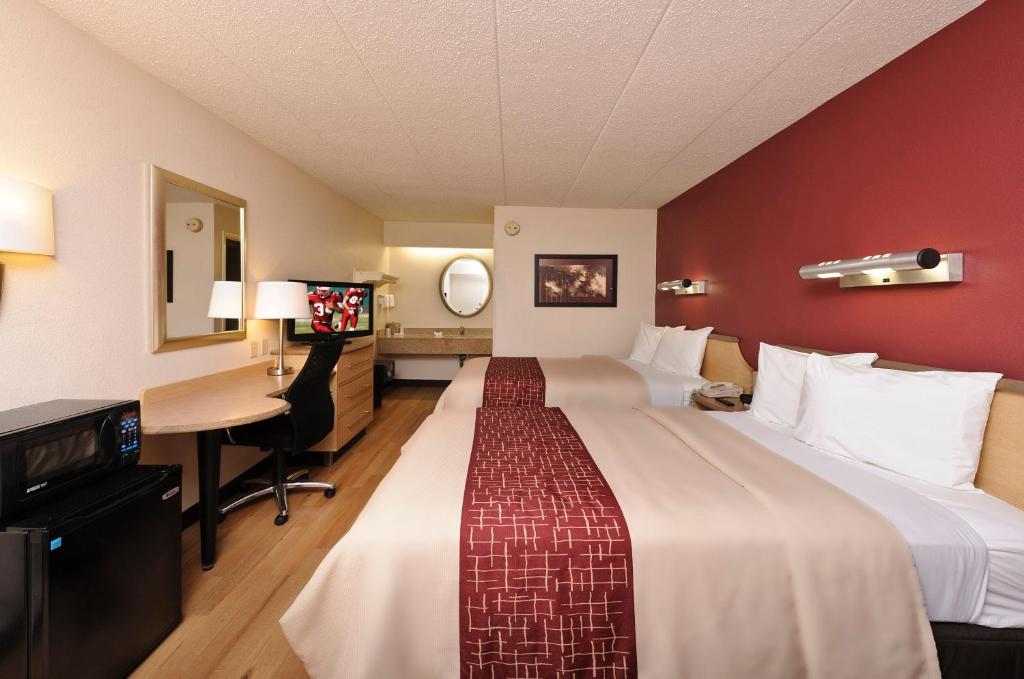 Red Roof Inn Detroit - Warren image