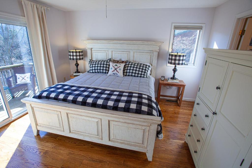Family Friendly Massanutten Home with Beautiful Mountain Views! photo 3
