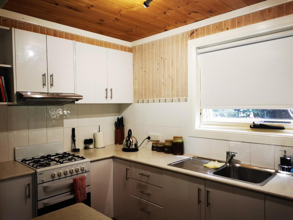Peaceful cabin in a rural setting 2km from CBD photo 4