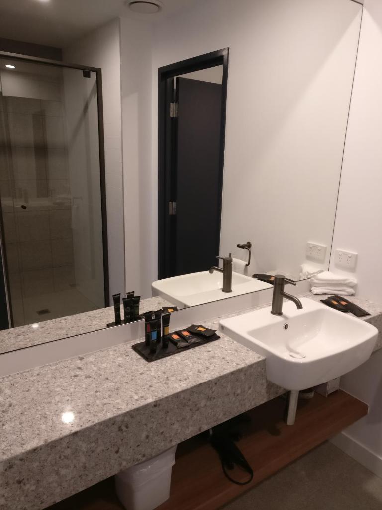Springs Newcastle Room Type - Executive King or Twin Room