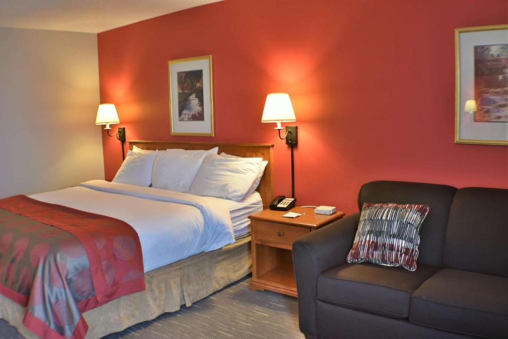 Ramada by Wyndham Sioux Falls Airport-Waterpark & Event Ctr