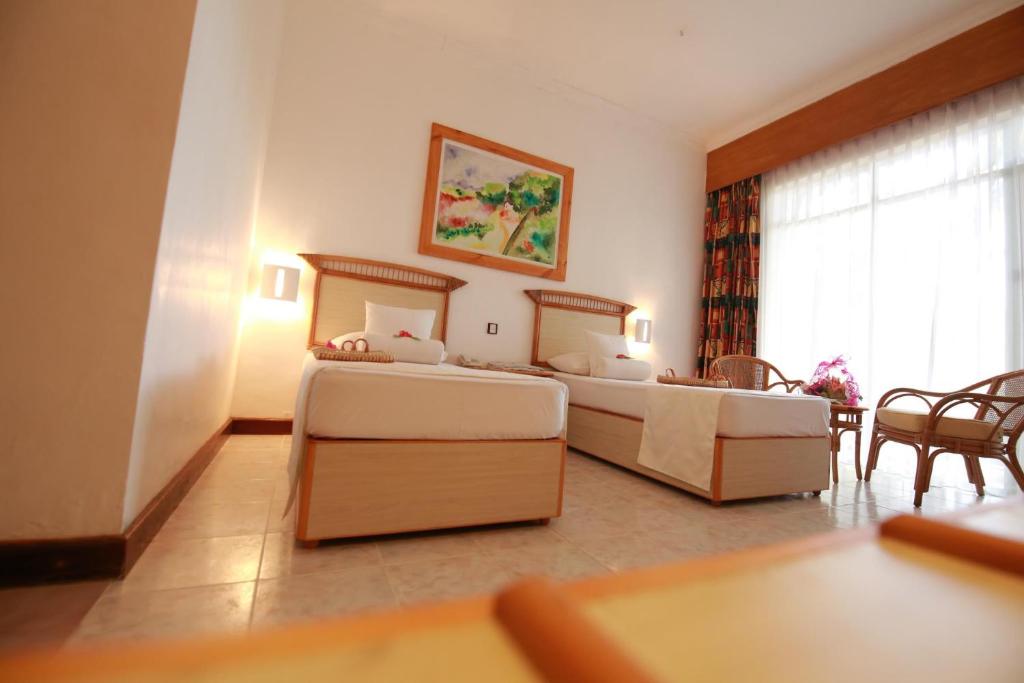 The Oasis Beach Resort photo 4