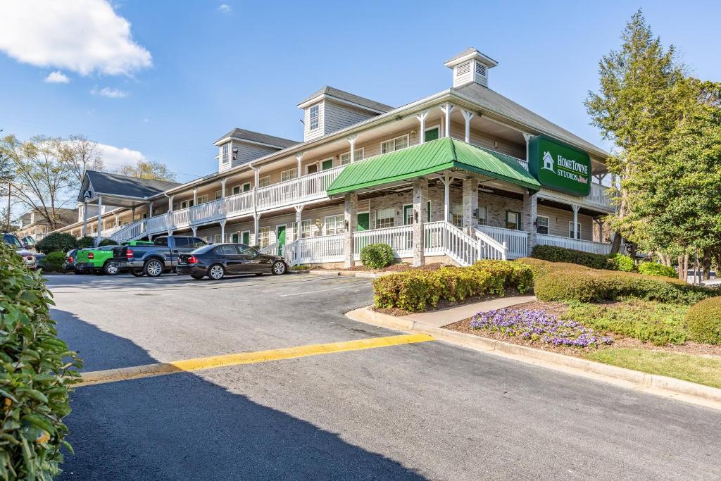 HomeTowne Studios by Red Roof Atlanta NE – Norcross South photo 2