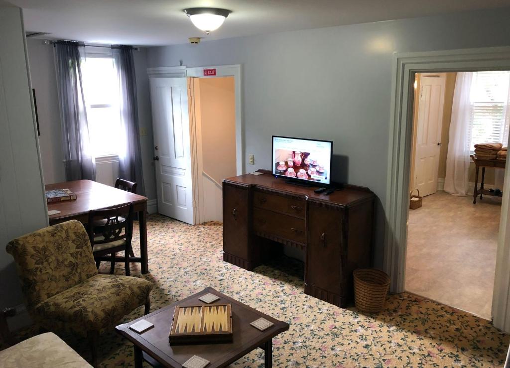 The Parsonage Inn B&B photo 1