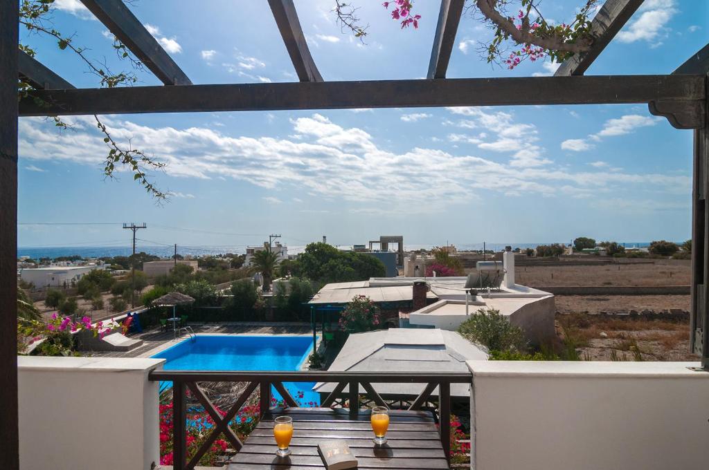 Holiday Beach Resort Santorini photo 1