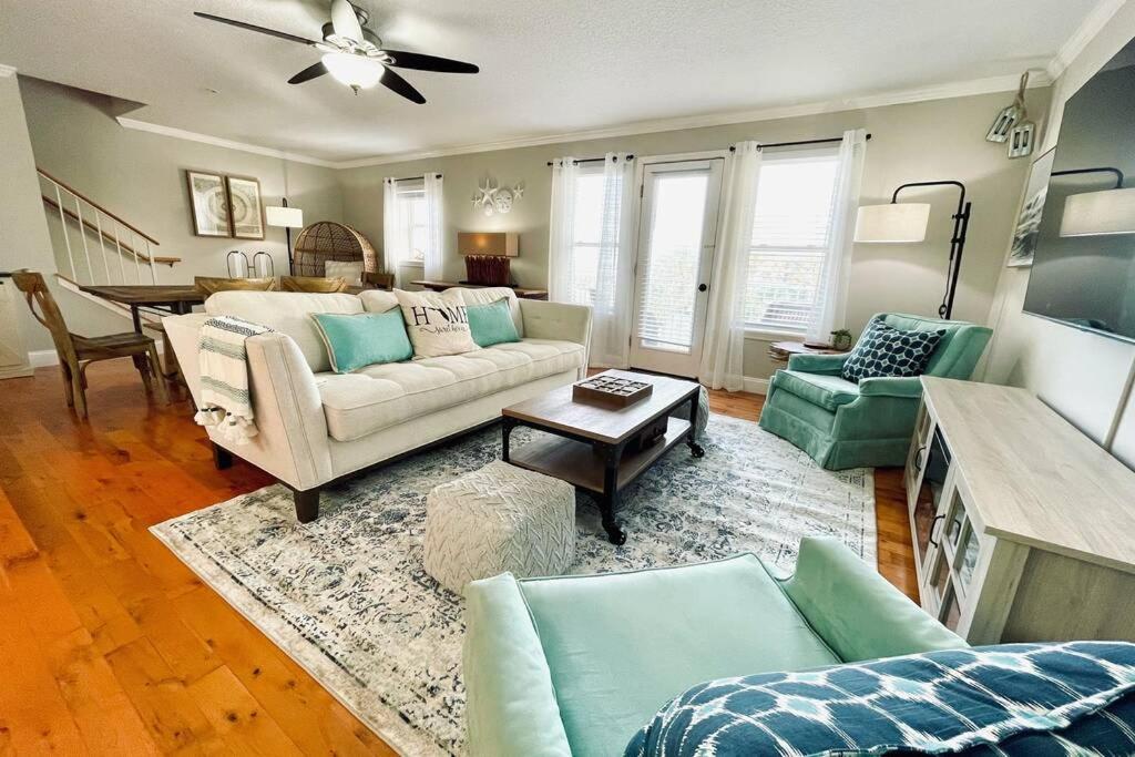 Luxurious Ocean View Getaway!! Entire Home! image