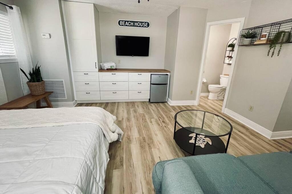 Luxurious Ocean View Getaway!! Entire Home! photo 2