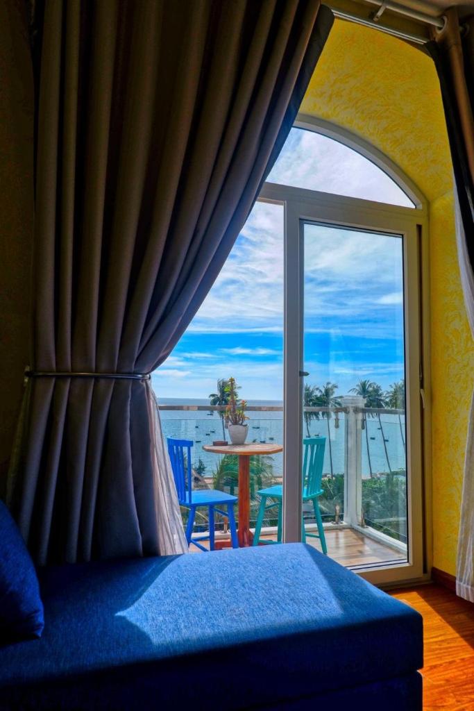 Khách sạn La Marina 