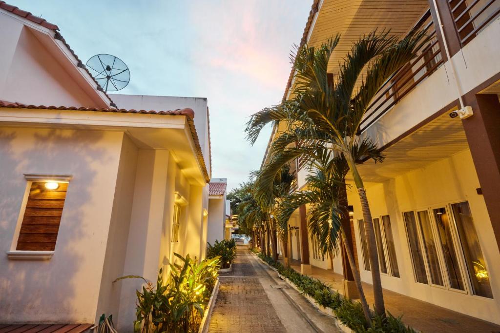 Talay Hotel and Villa Cha-am photo 2