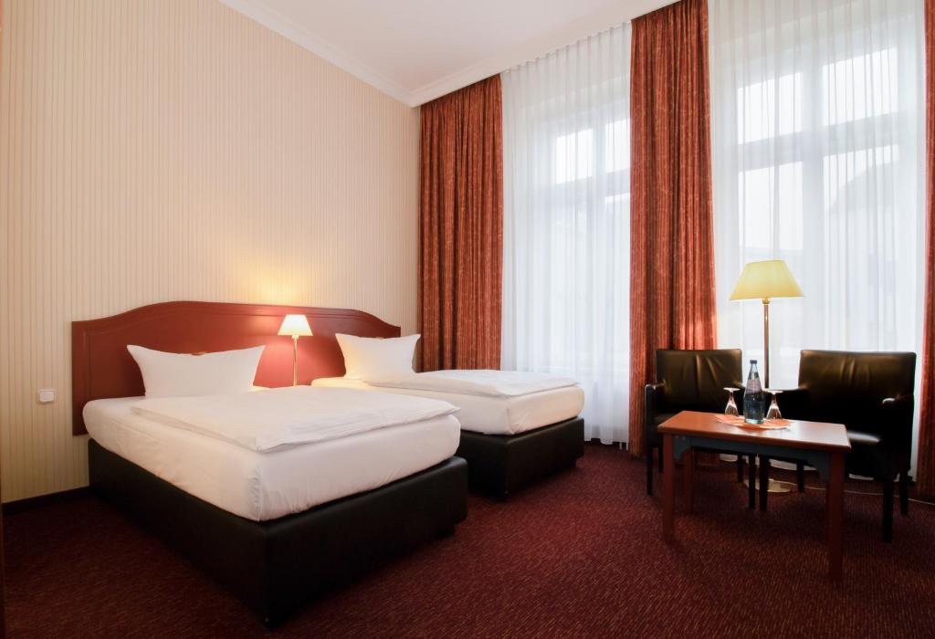 Akzent Hotel Am Goldenen Strauss photo 3