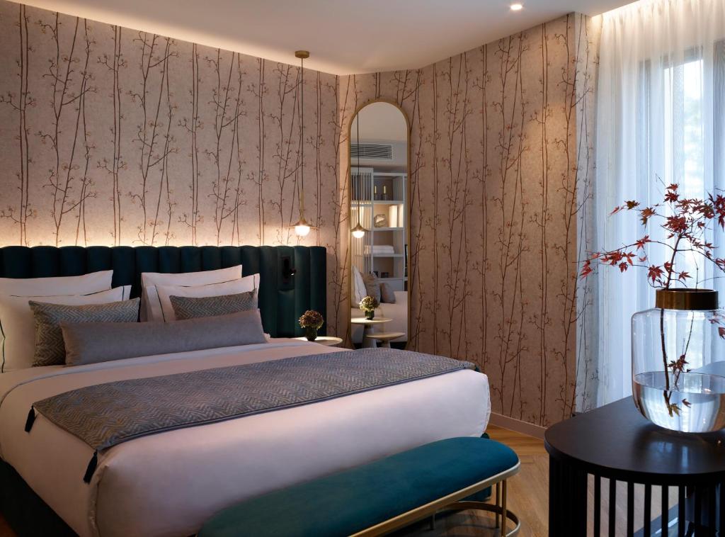 Сьюит (Улучшенный люкс с кроватью размера «king-size»), SAY HOTEL