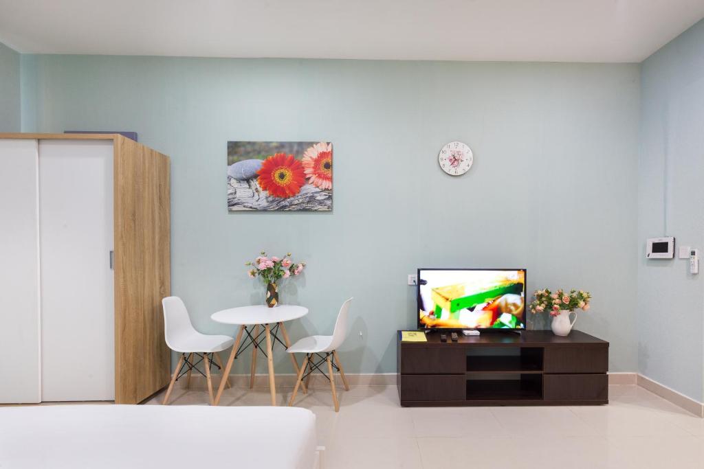 Tresor Pool and Gym, The Saigoner