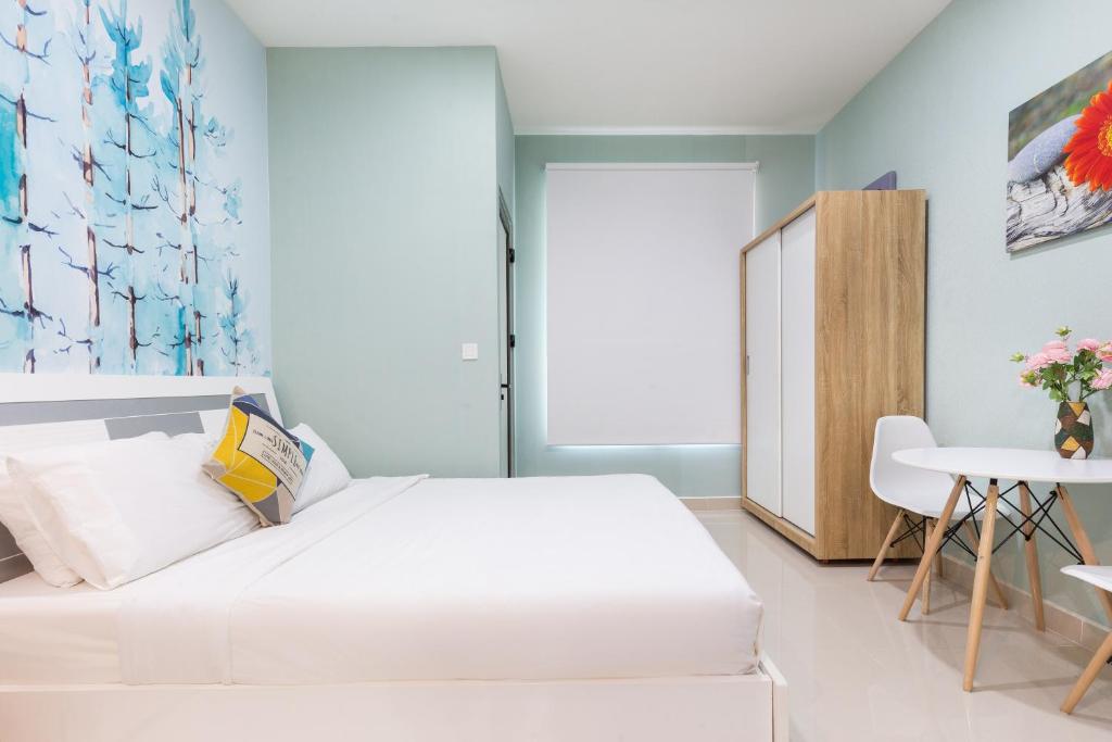 Tresor Pool and Gym, The Saigoner