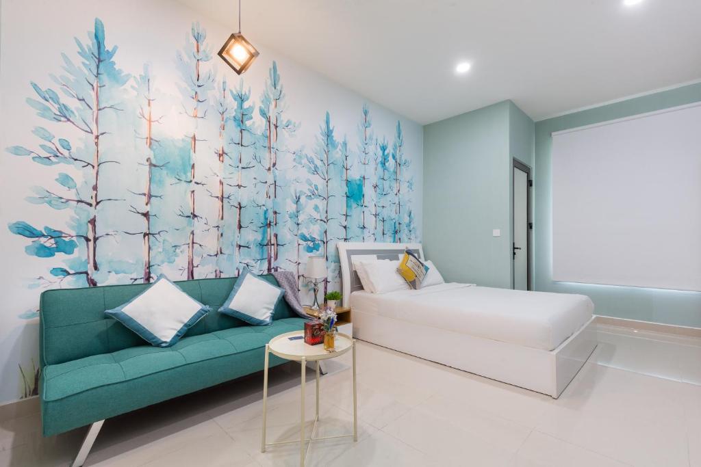 Tresor Pool and Gym, The Saigoner