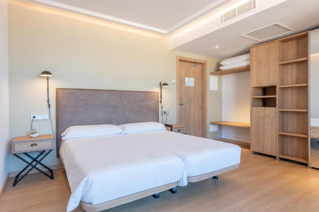 Kyrat Amarac Suites photo 1