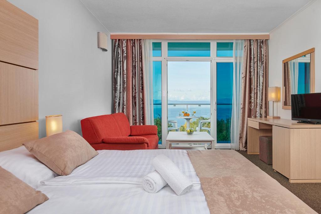 Сьюит (Полулюкс с балконом с видом на море), Hotel Beli Kamik