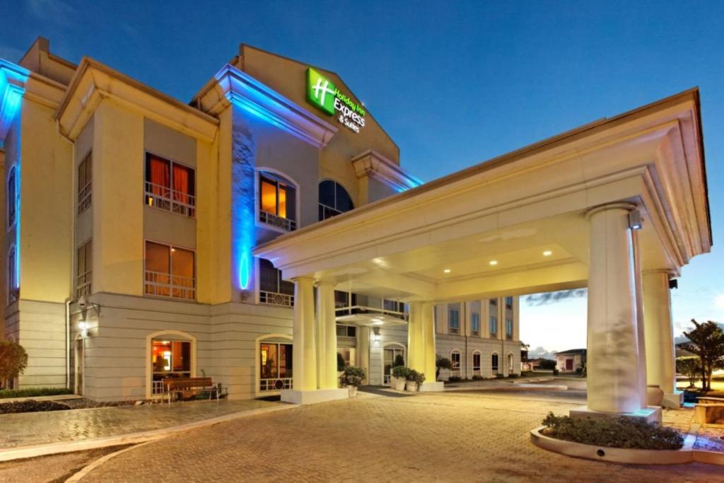 Holiday Inn Express Trincity, an IHG Hotel photo 4