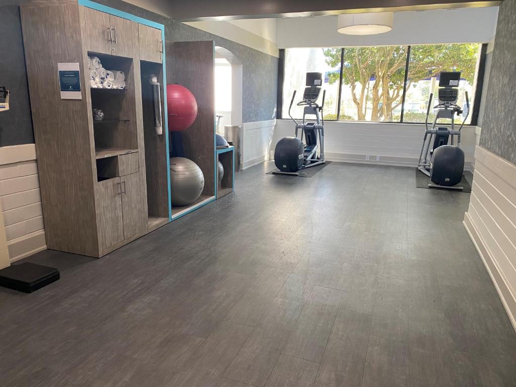 Crowne Plaza Jacksonville Airport, an IHG Hotel photo 3