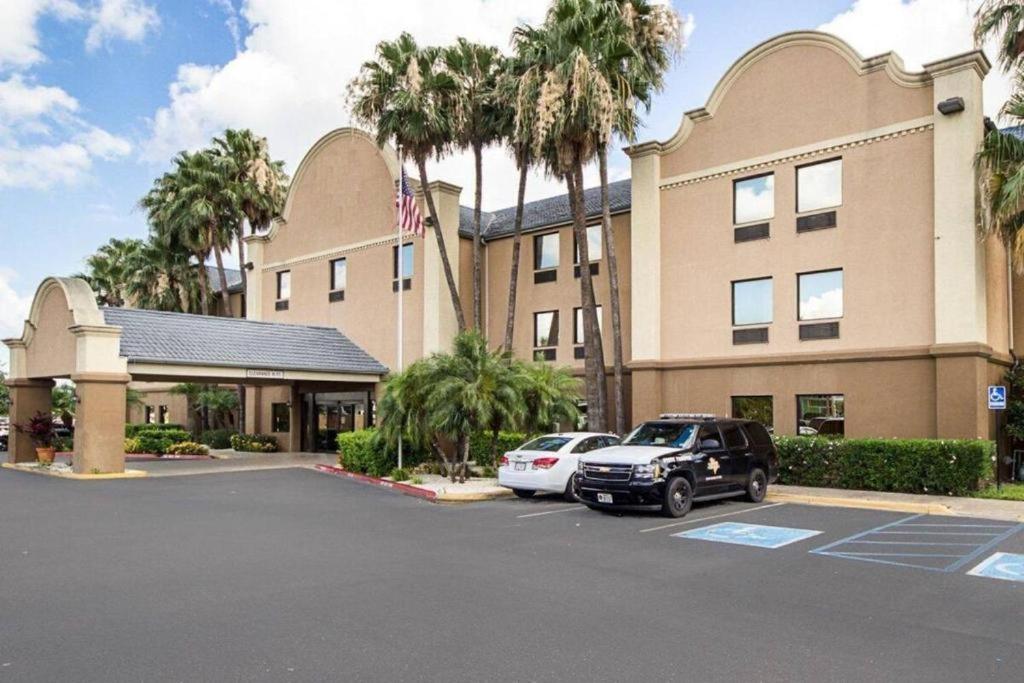 Shary Inn and Suites image