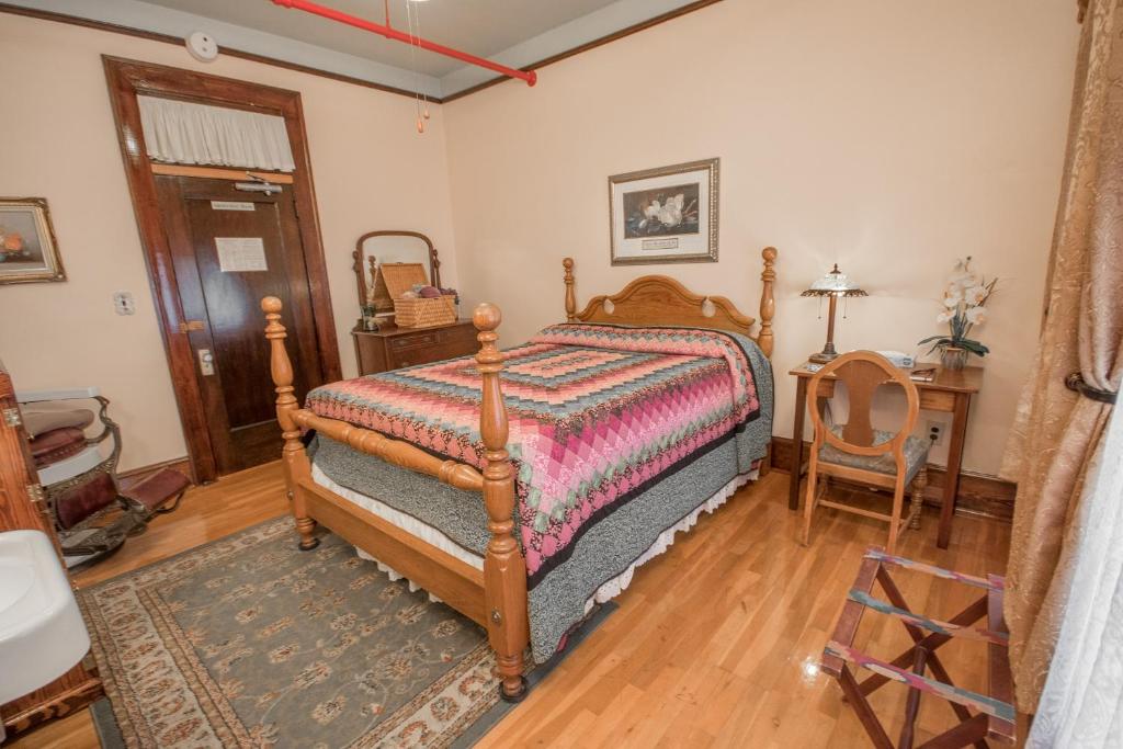 Семейный (Семейный суперлюкс), The Edgewater Hotel