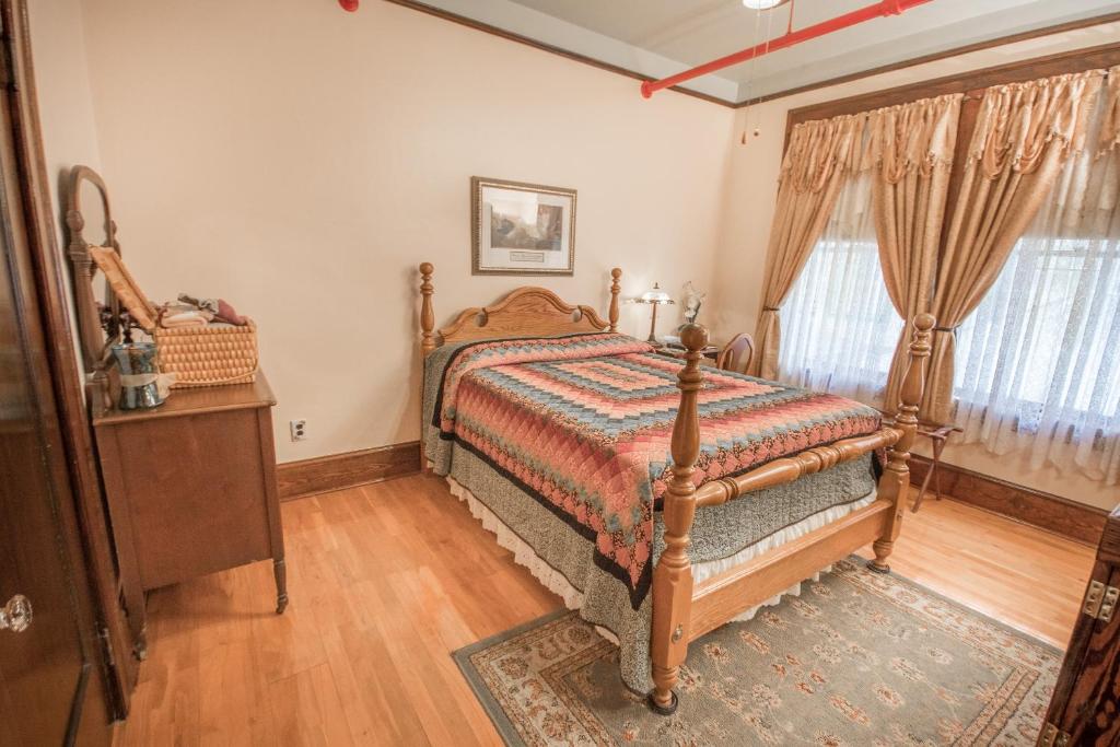 Семейный (Семейный суперлюкс), The Edgewater Hotel