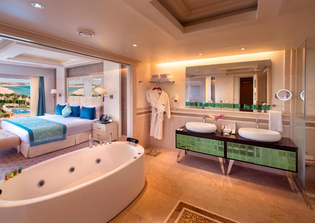 Сьюит (Люкс Majestic с пакетом VIP-услуг, вид на море и бассейн), Premier Le Reve Hotel & Spa (Adults Only)