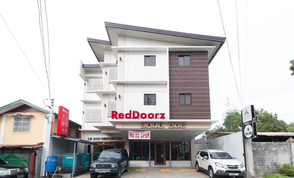 RedDoorz Plus @ Diola Villamonte Bacolod photo 2