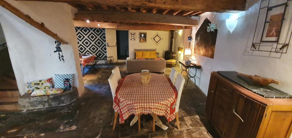 Orangerie de Cardet B&B - Tap to explore photos