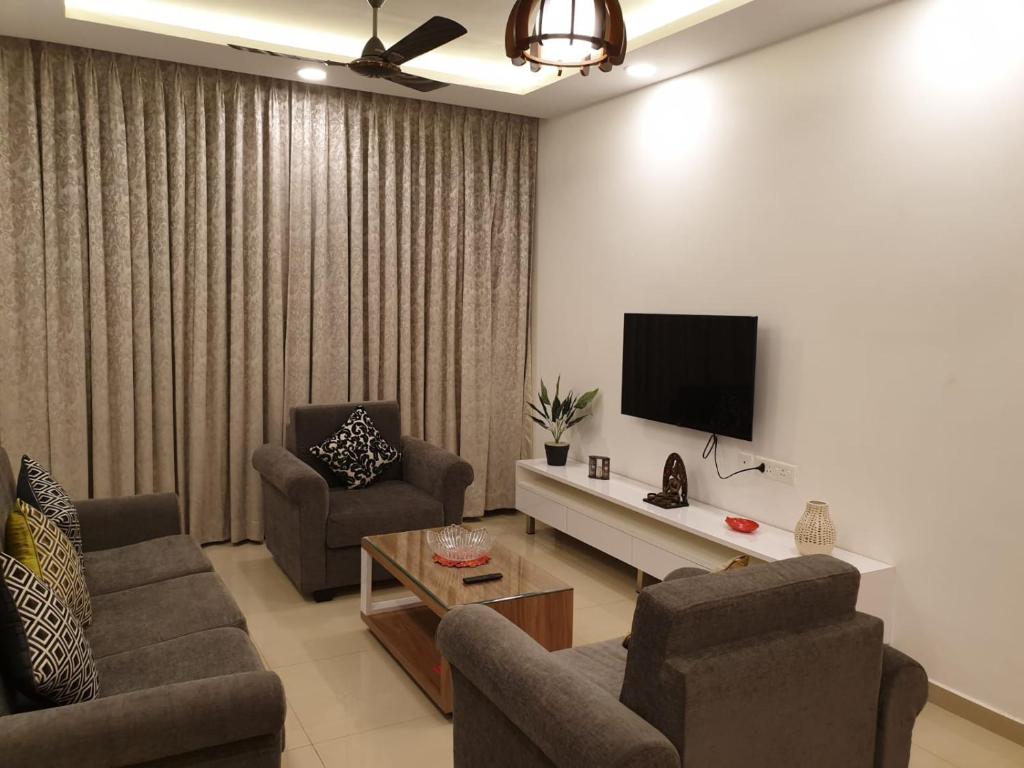 Eerus Den - A Luxurious 2 Bedroom Apartment By Leela Homes photo 3
