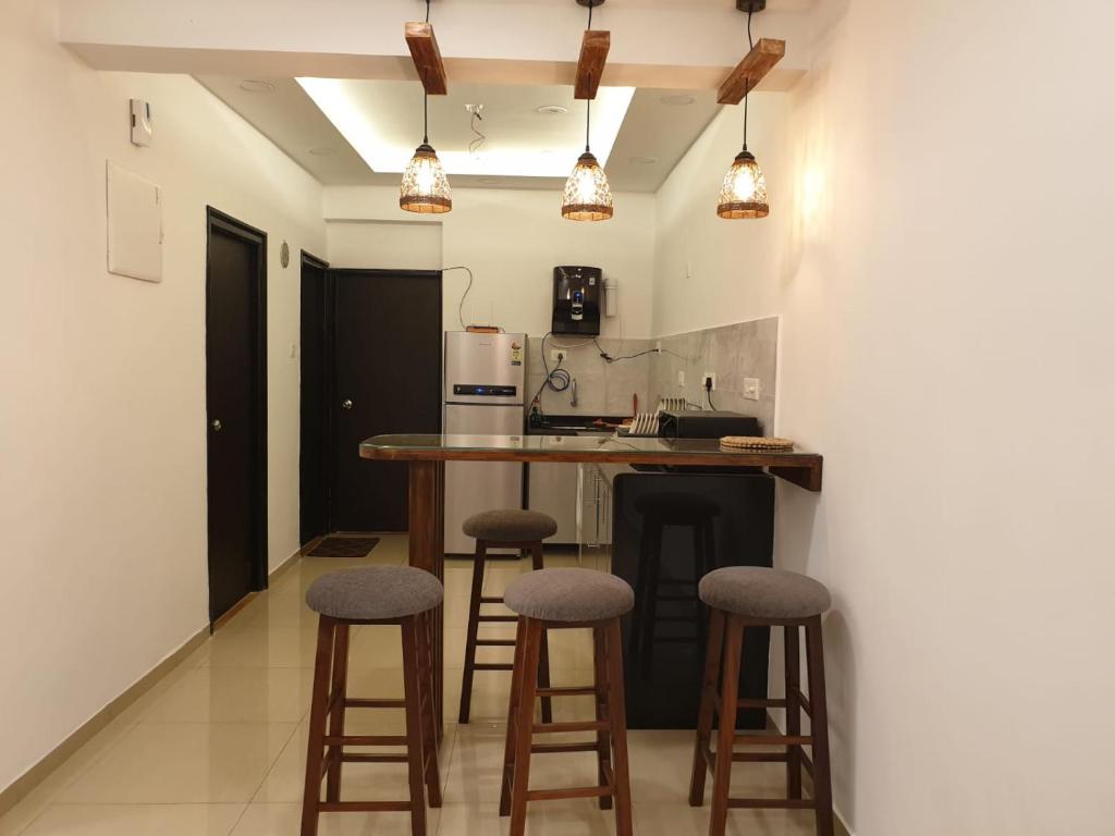 Eerus Den - A Luxurious 2 Bedroom Apartment By Leela Homes photo 2