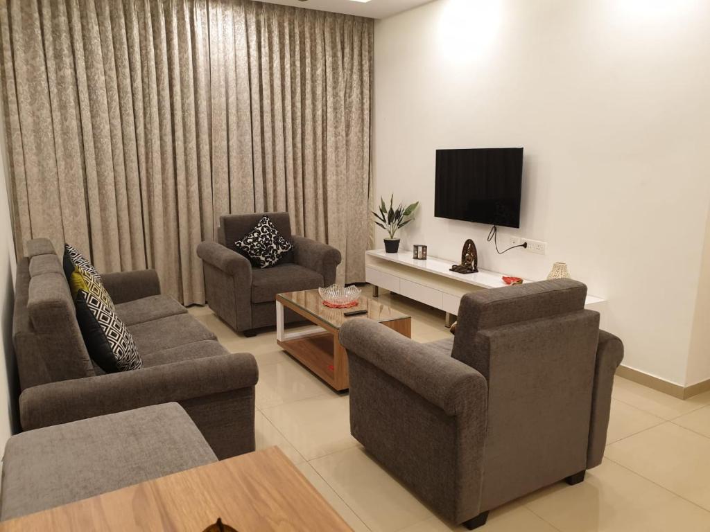 Eerus Den - A Luxurious 2 Bedroom Apartment By Leela Homes photo 1