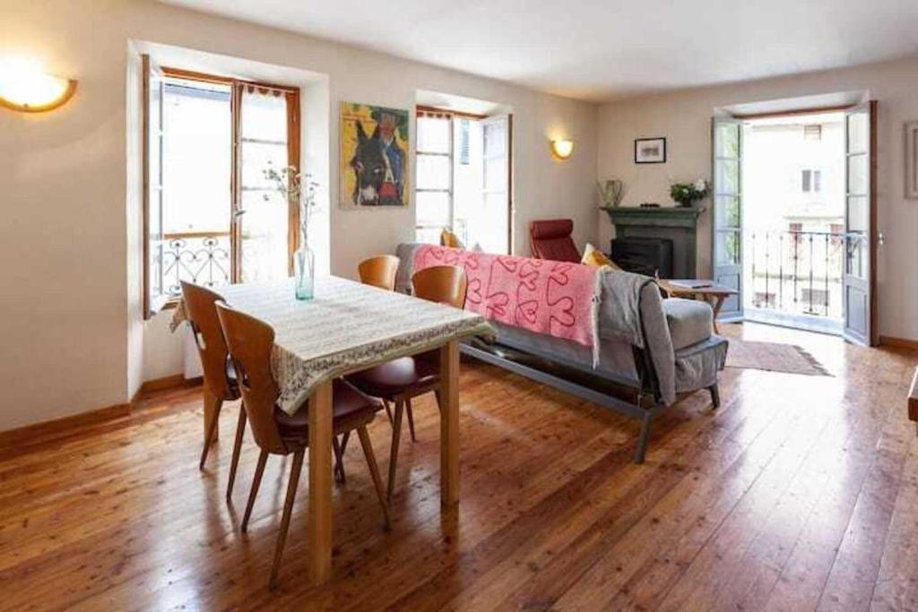Sunny 1-Bed apartment in lovely mountain village photo 1
